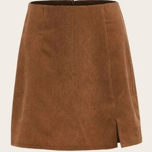 SHORT STRAIGHT SKIRT